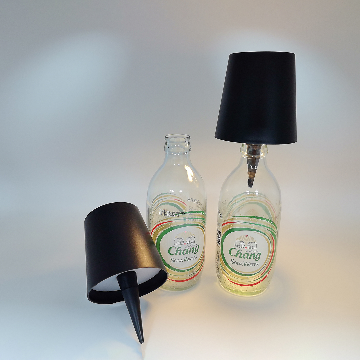 2025 Modern Eco-Friendly Cordless Restaurant Bar Table Lamp 3 Color LED Touch Control Dimmable Battery-Operated E26 Bottle-Style