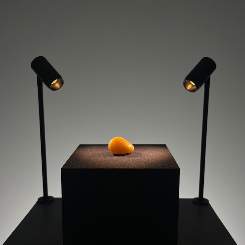 Modern Design Museum Showcase Lamp with Retractable Zoom Spotlights Adjustable Counter Lights and Jewelry Pole Spotlights