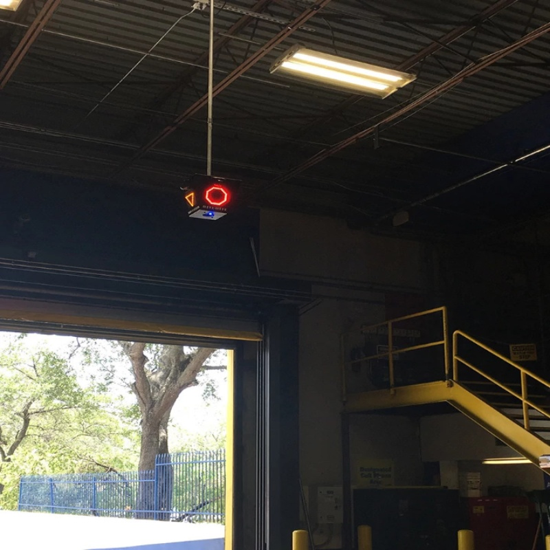 Smart Inductive LED Signal Lamp for High Speed Industrial Yard Activities