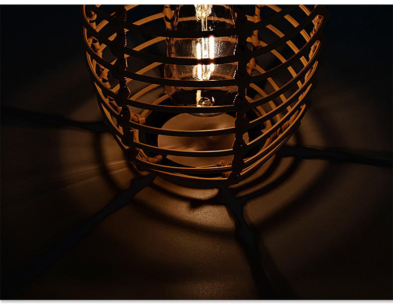 Hanging Solar Lantern Outdoor Waterproof Retro Rattan Lantern Pendant Light