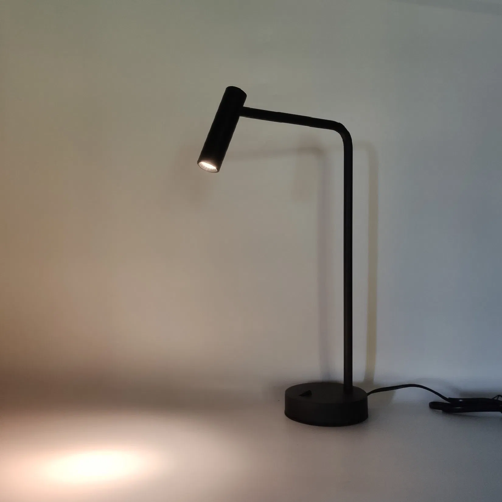 Holiday Inn Reims Centre by Ihg Guestroom King Room Queen Room LED Desk Task Lamp