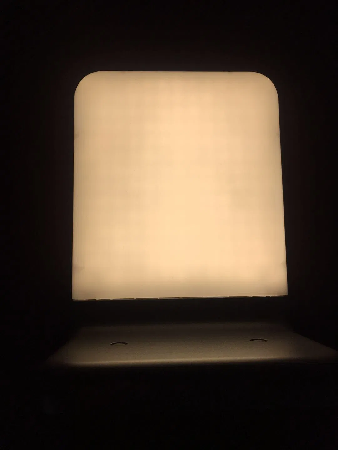 Factory Price 5.2ah Li-ion Battery IP66 Waterproof Smart Light-Control LED Solar Wall Lamp for Villa Gardens and Resort Hotels