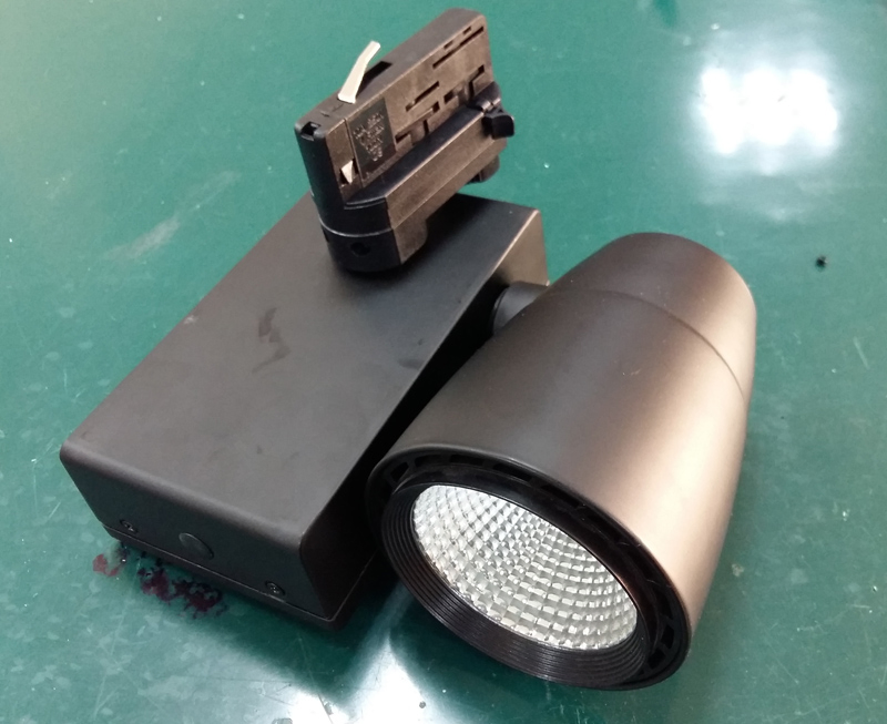 CE 30W Global 3phase Ra>97 Dimmabl LED Track Lighting for Commercial Spotlight