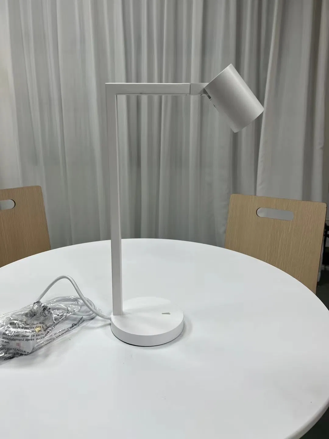 Adjustable Head LED Reading Lamp Decoration Hotel Room Task Lighting Guest Minimalist Study