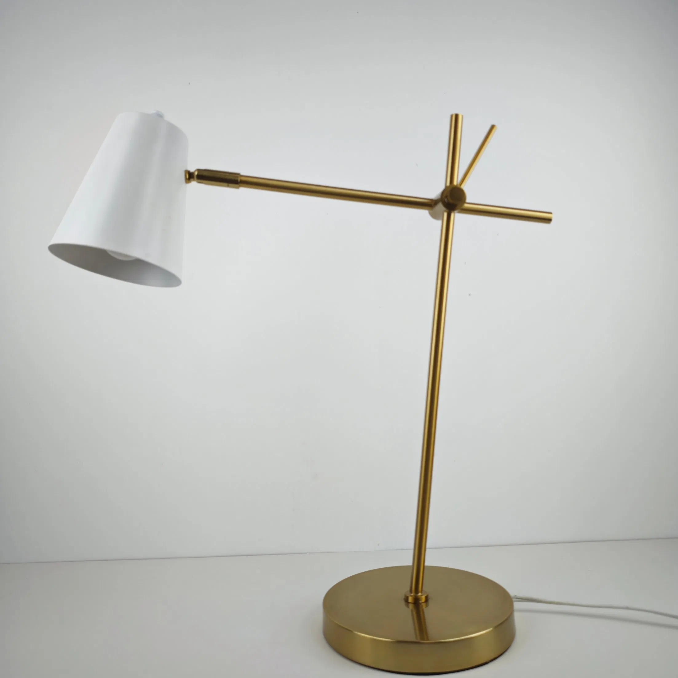 Nordic Task Lamp Bedroom Bedside Reading Table Living Room Sofa Desk Lamp Swivel Joint Adjustable Direction Head Switch