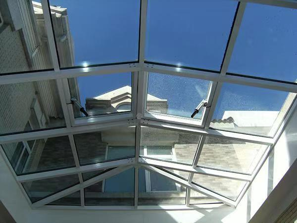 Smart Automatic Smoke Ventilation System for Enhanced Safety