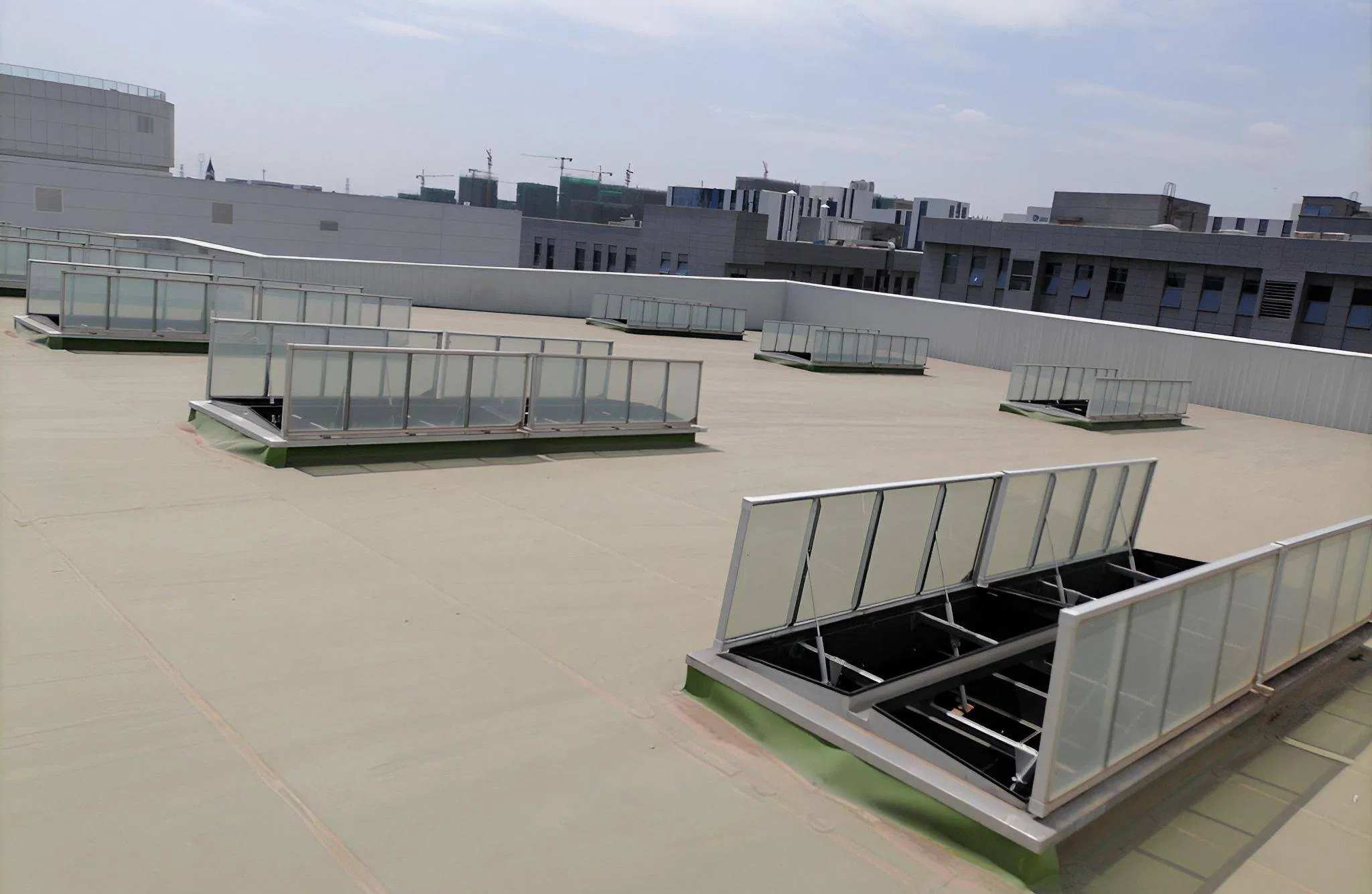 Smart Automatic Smoke Ventilation System for Enhanced Safety