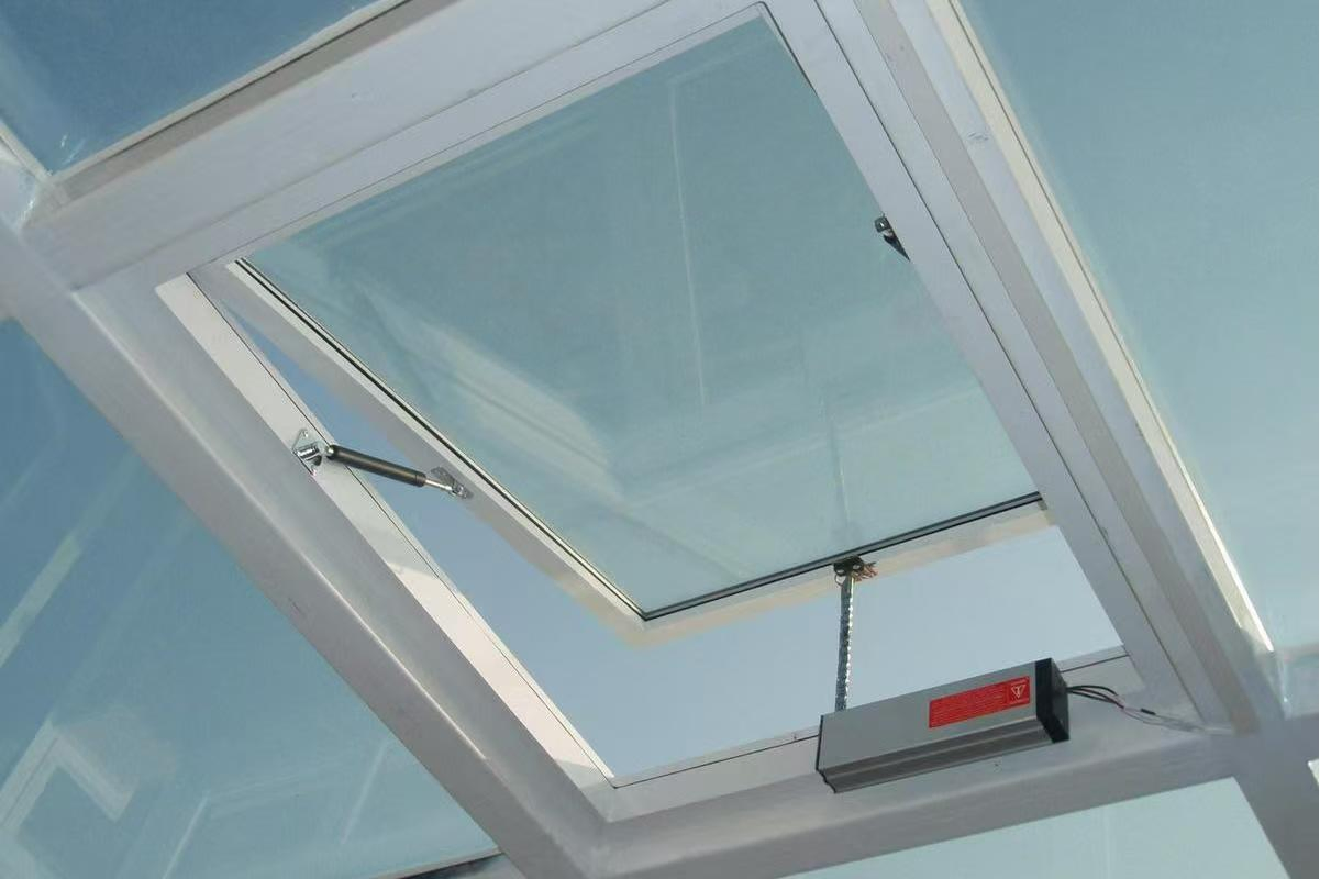 Smart Automatic Smoke Ventilation System for Enhanced Safety