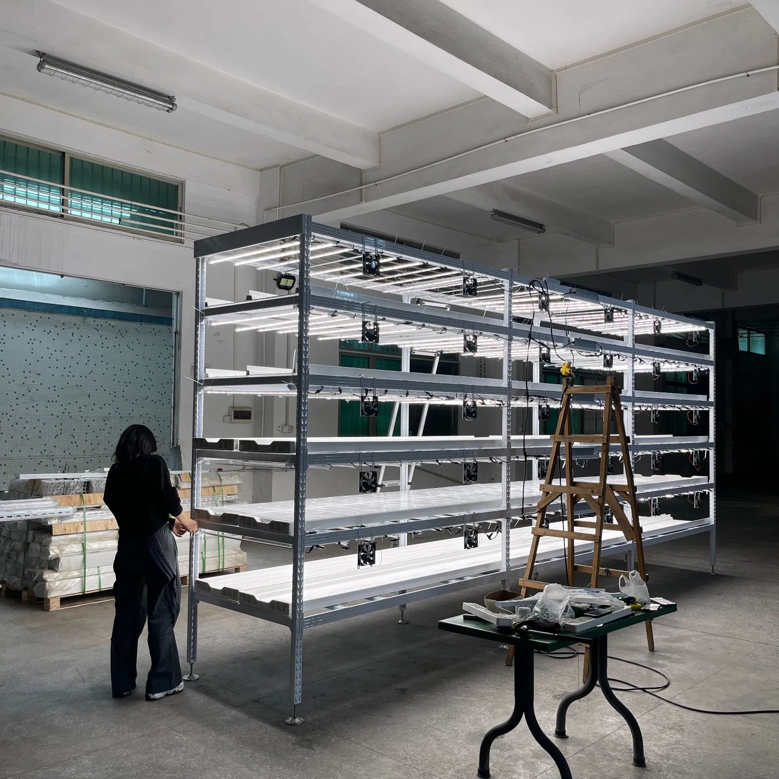 Modular Vertical Hydroponic System with Smart LED Lighting - Urban Farming Technology