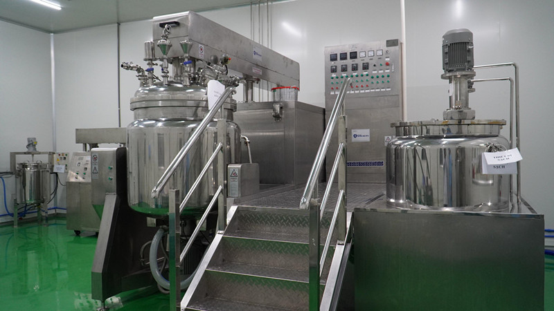 Vacuum emulsifying mixer 1