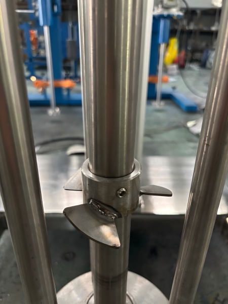 Stirring blade
