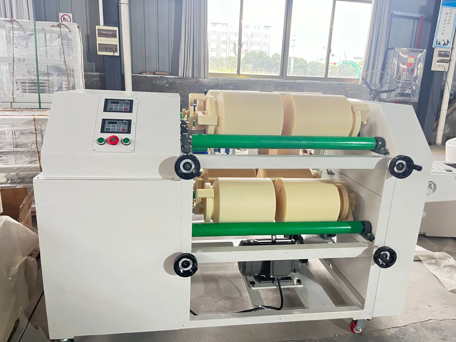 The Four-Station Tank Grinder Can Be Operated Either Intermittently or Continuously, Providing Flexible Grinding Options for Different Laboratory Applications