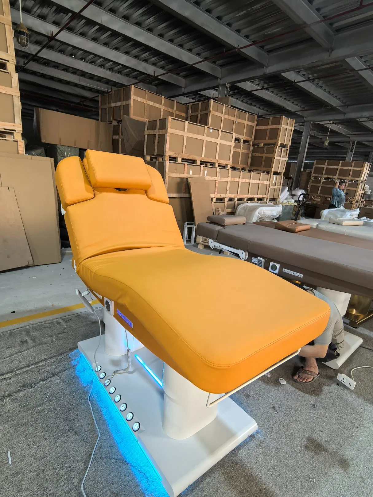 Esthetician 4 Motor Massage Table Salon SPA Facial Electric Beauty Beds Curve Lash Bed