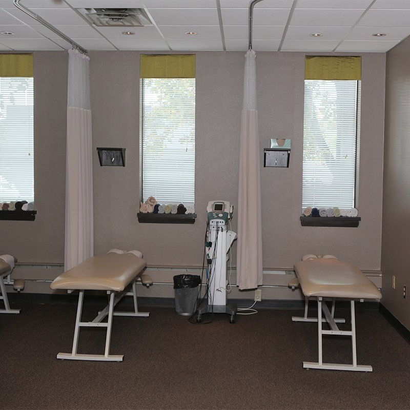 Manufacturer Direct Selling Healthcare Treatment Wide Portable Aluminium Adjust Aluminum Lightweight Couch Massage Therapy Tables