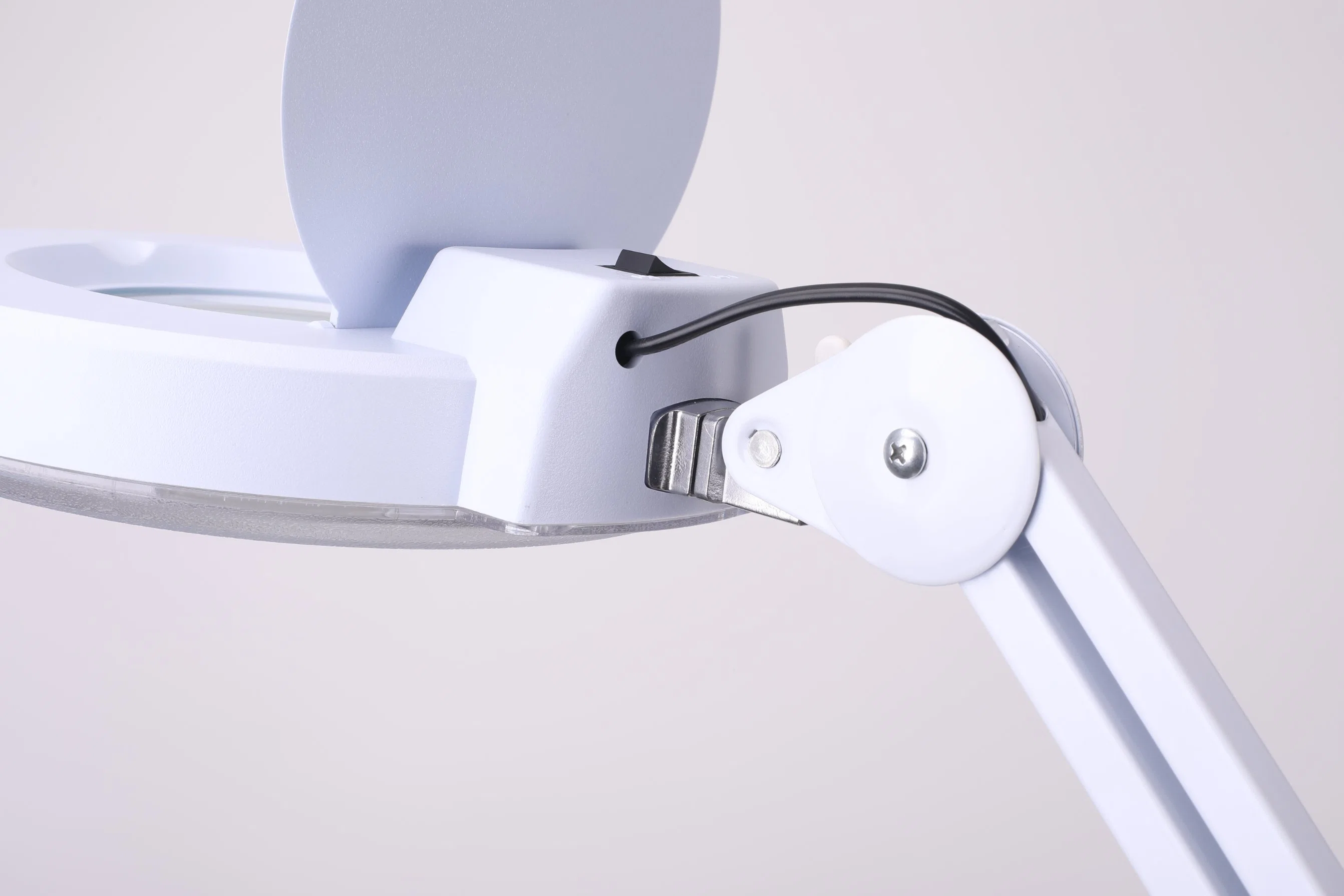 LED Magnifying Lamp Ks-1081d Mobile Type to Examine Skin or Beauty