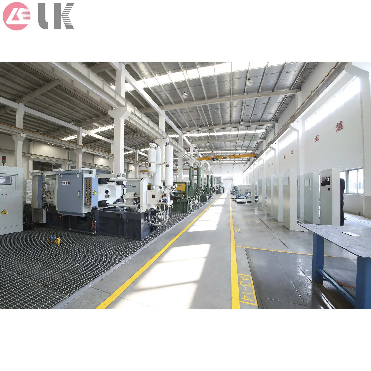 700 Ton Cold Chamber Die Casting for Making Aluminium/Magnesium Alloy