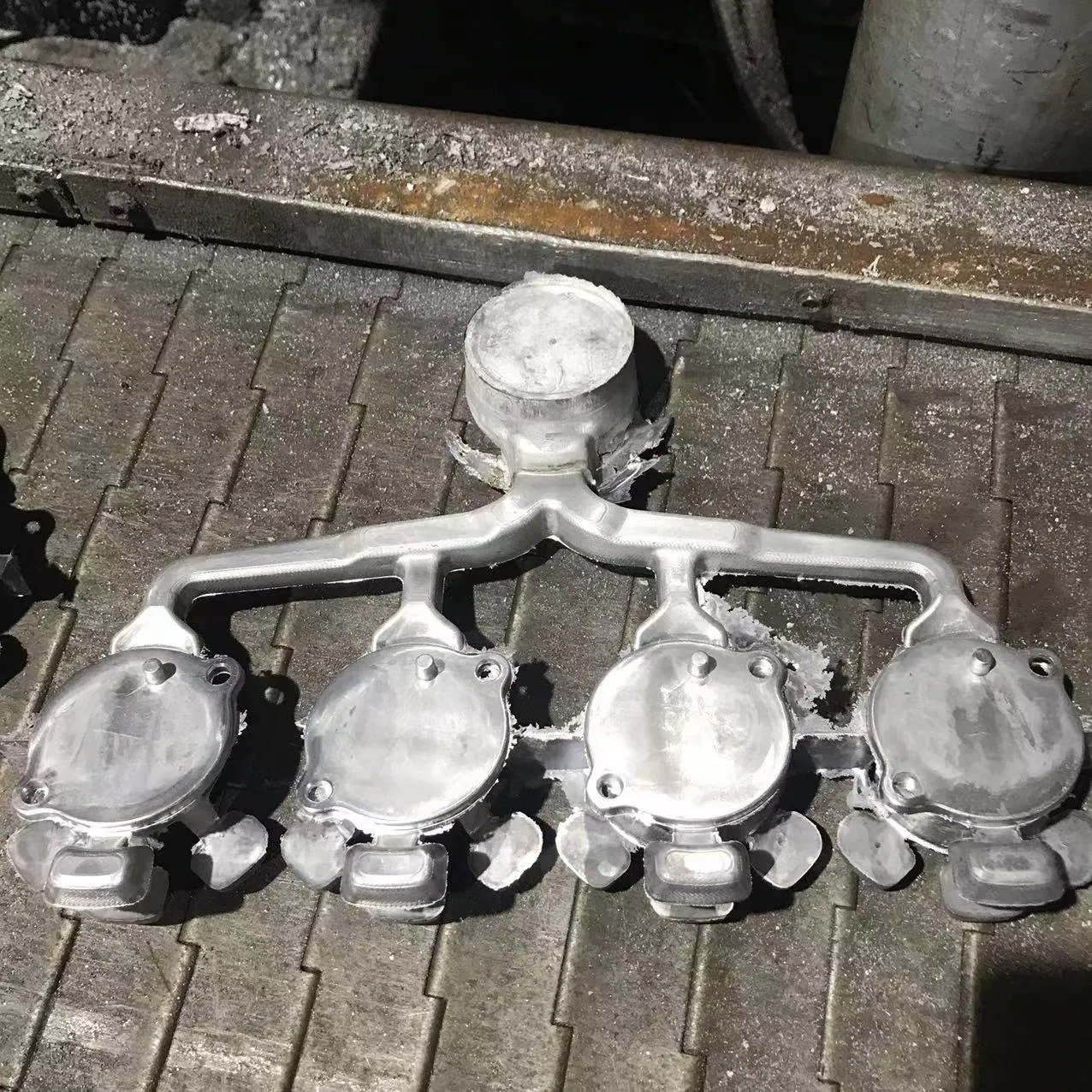 Electric Motor Housing Aluminum/Aluminium Gravity Die Casting of Car /Auto Spare/Motor/Pump/Engine/Motorcycle