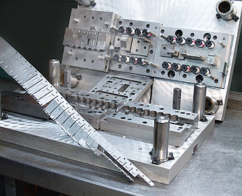 OEM Custom Optical Mechanical Machining Metal Stamping CNC Precision Die Casting Part Parts