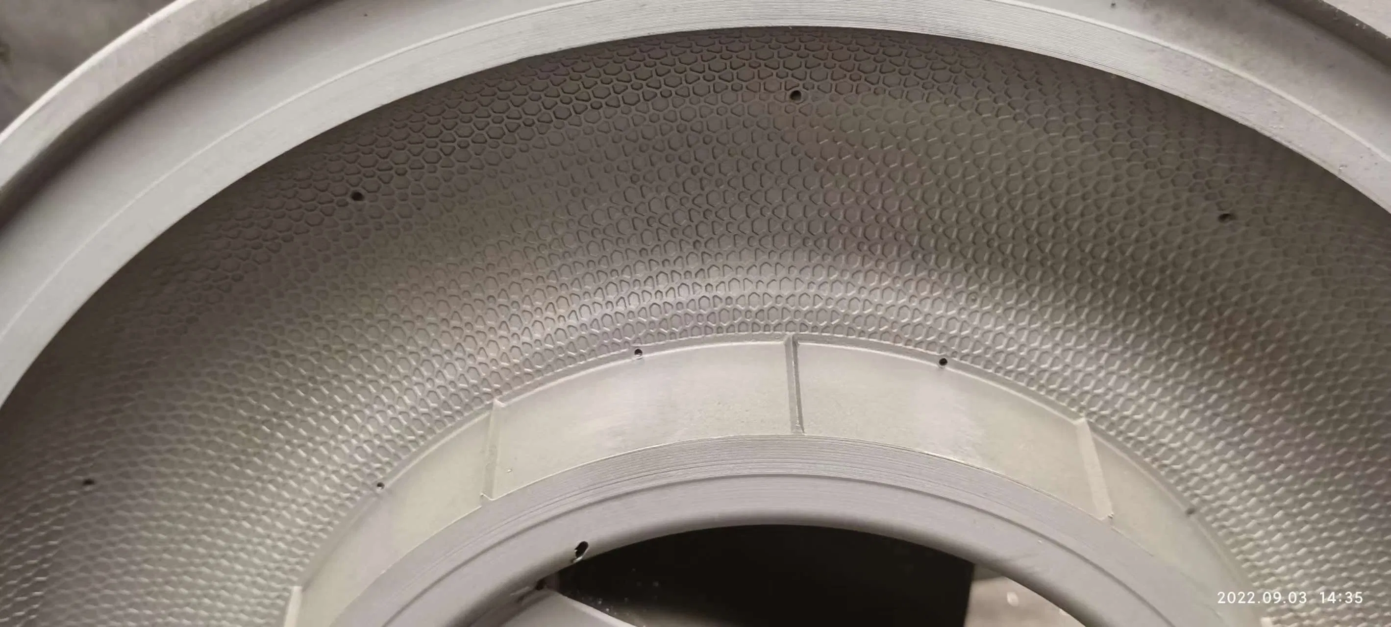 High Precision Die Casting Mould Plastic Injection Mould for Auto Tyre/Machinery Mold