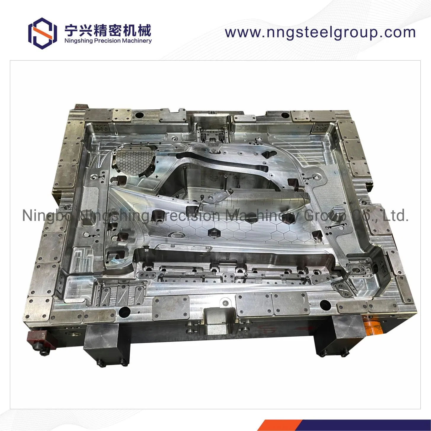 Plastic Injection Mold Design Mould with Mold Base Automobile Door Panel Deflector High Pressure Die Casting