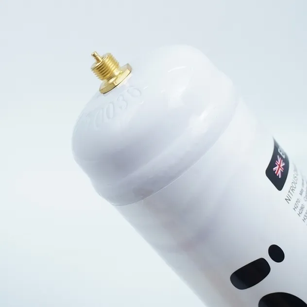 Detalle cargador crema 2