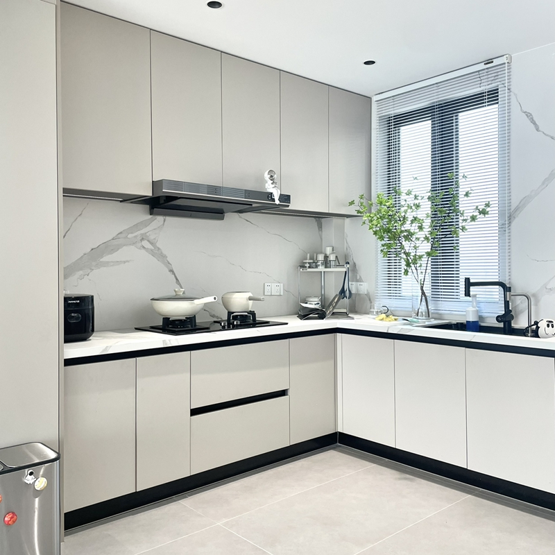 Gabinetes de cocina modulares de panel plano gris personalizado de Foshan, muebles modernos, nuevo diseño, gabinete de cocina de acero inoxidable y PVC, fabricado en China