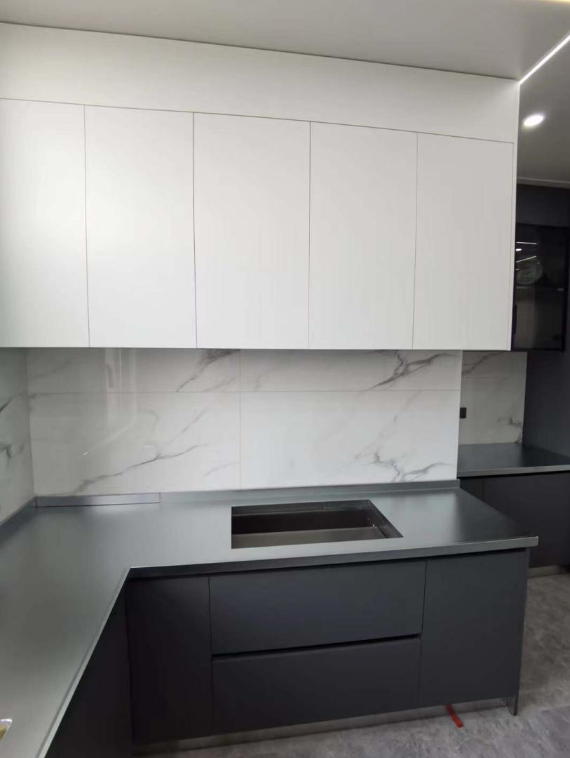 Gabinetes de cocina de acero inoxidable pintados modulares modernos personalizados para proyectos de despensa en villas