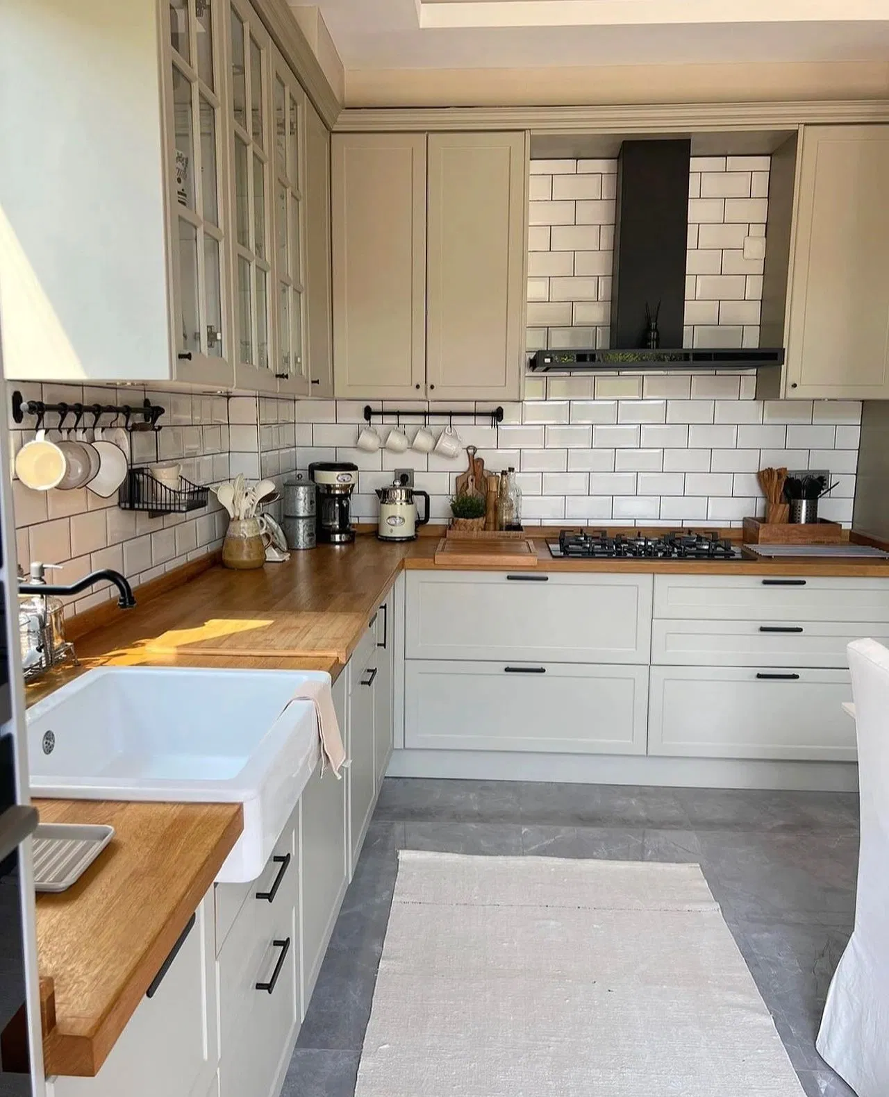 Conjunto de Gabinetes de Cocina Interior Premium con Diseño de Encimera de Mármol