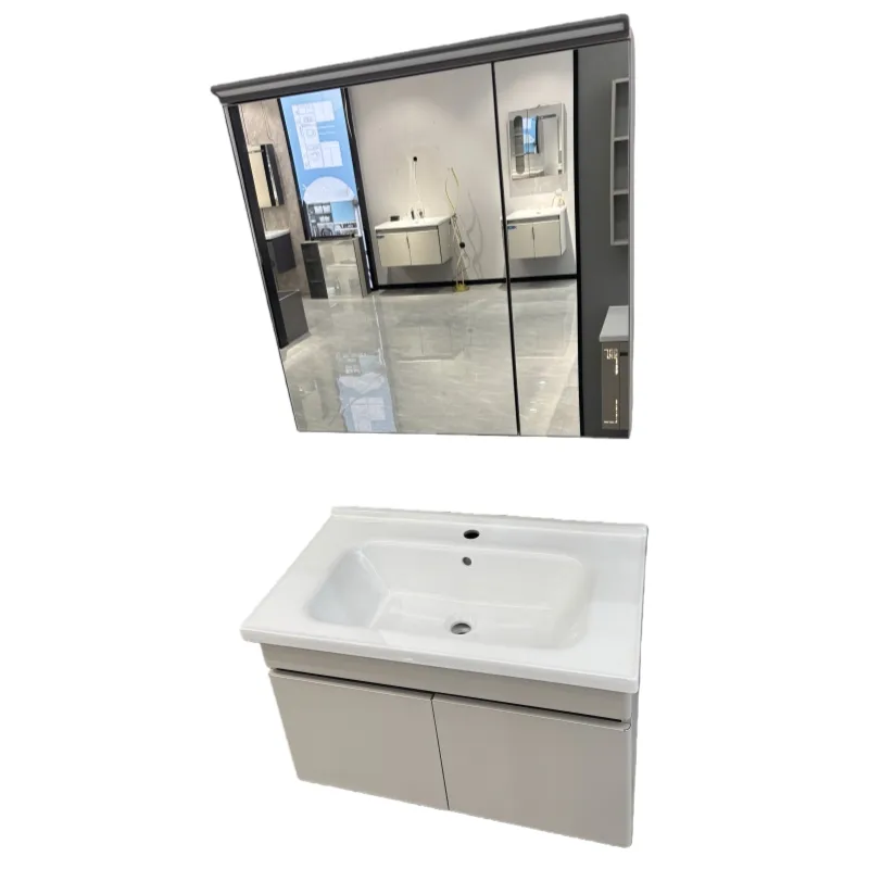 Interior del armario de baño organizado