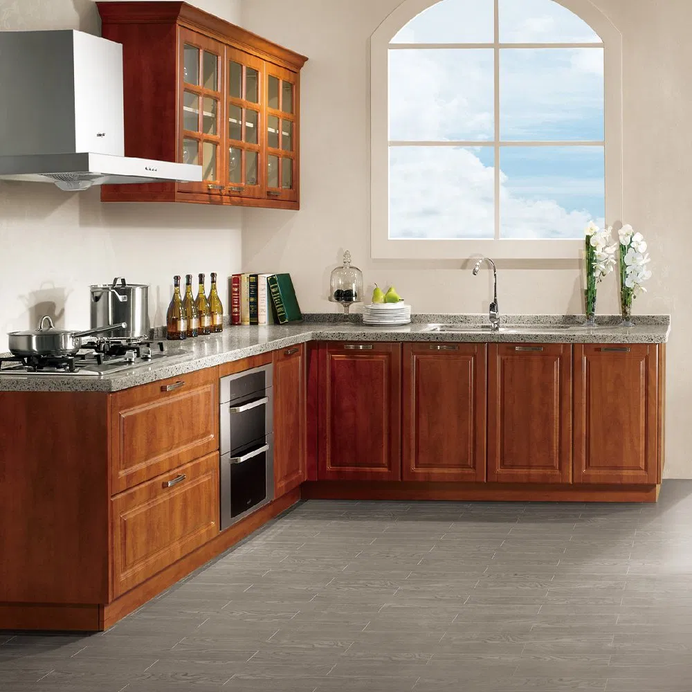Cocina moderna de lujo ligero, armario de cocina personalizado con integración de estufa de acero inoxidable, diseño de armario de pared para toda la casa