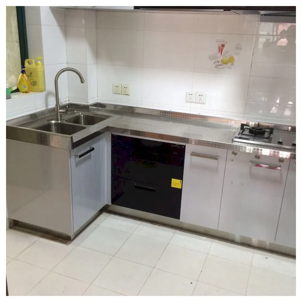 Gabinete de acero inoxidable hecho a medida para uso en cocina residencial