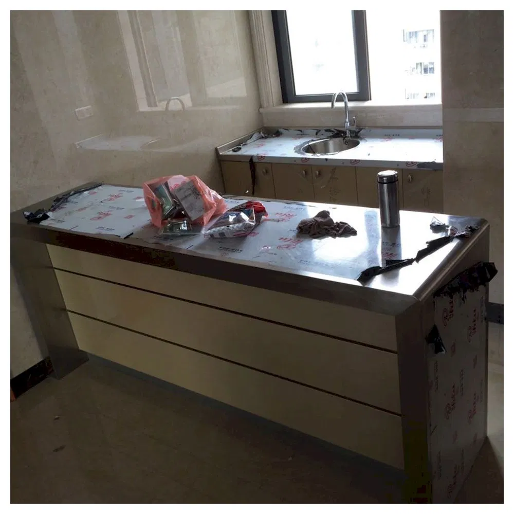 Gabinete de acero inoxidable hecho a medida para uso en cocina residencial