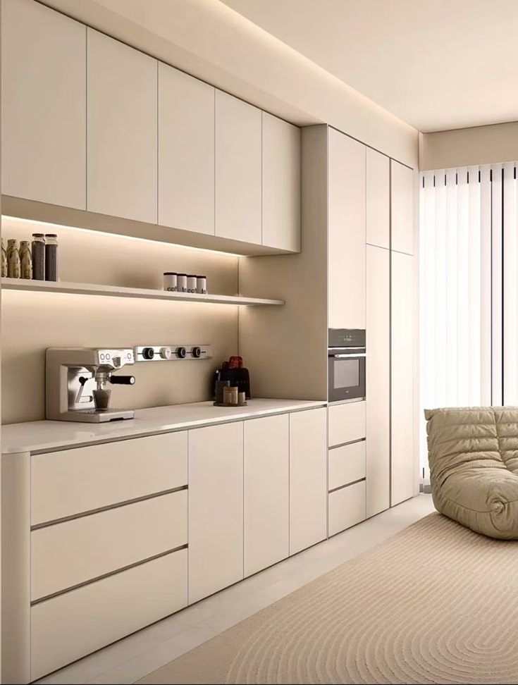 Gabinete de cocina personalizado de lujo de madera maciza con acabado de tinte, isla de MDF blanco estilo shaker, contrachapado, con campana oculta y fregadero de acero inoxidable