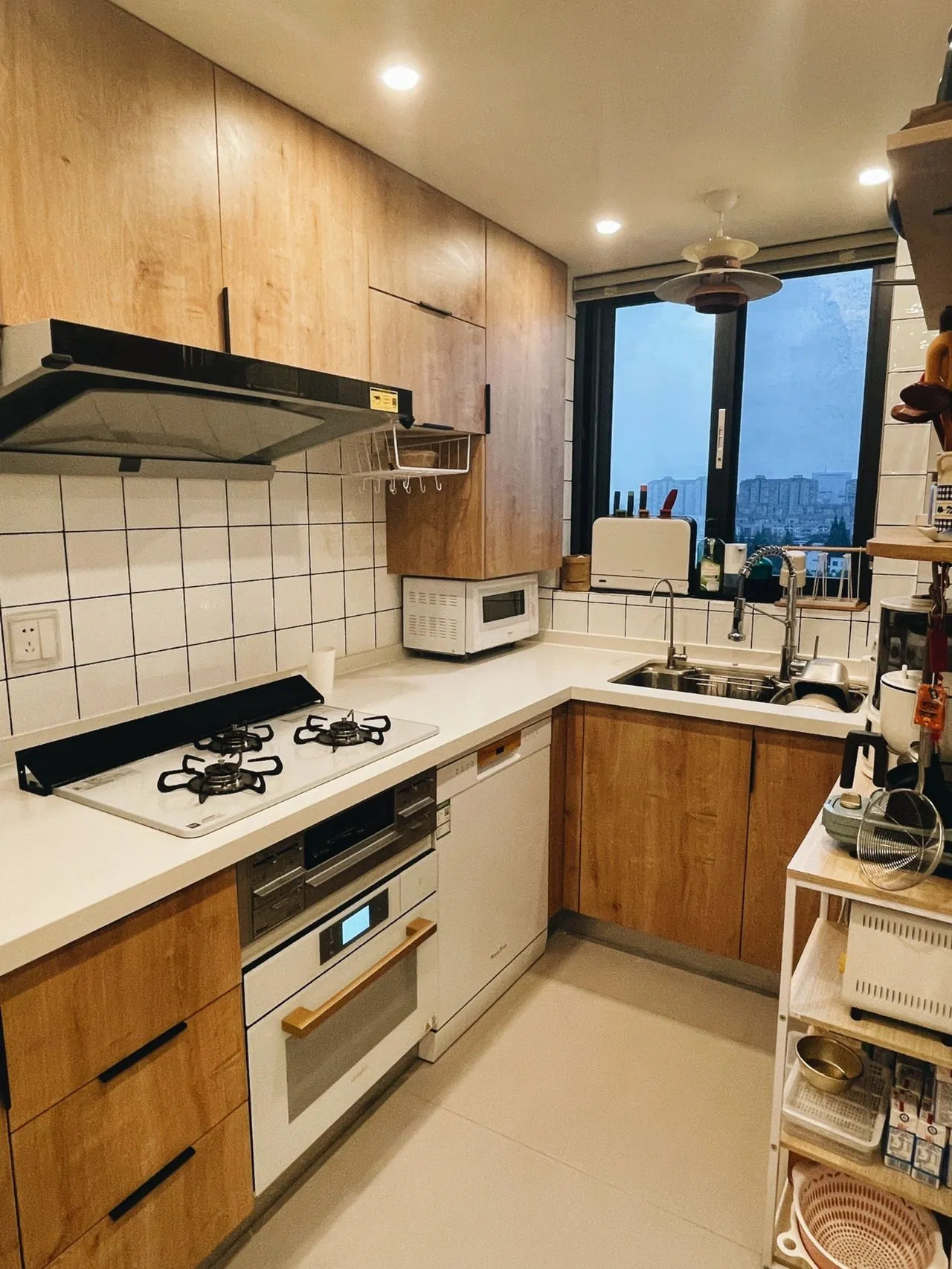 Conjunto de Gabinetes de Cocina Interior Premium con Diseño de Encimera de Mármol