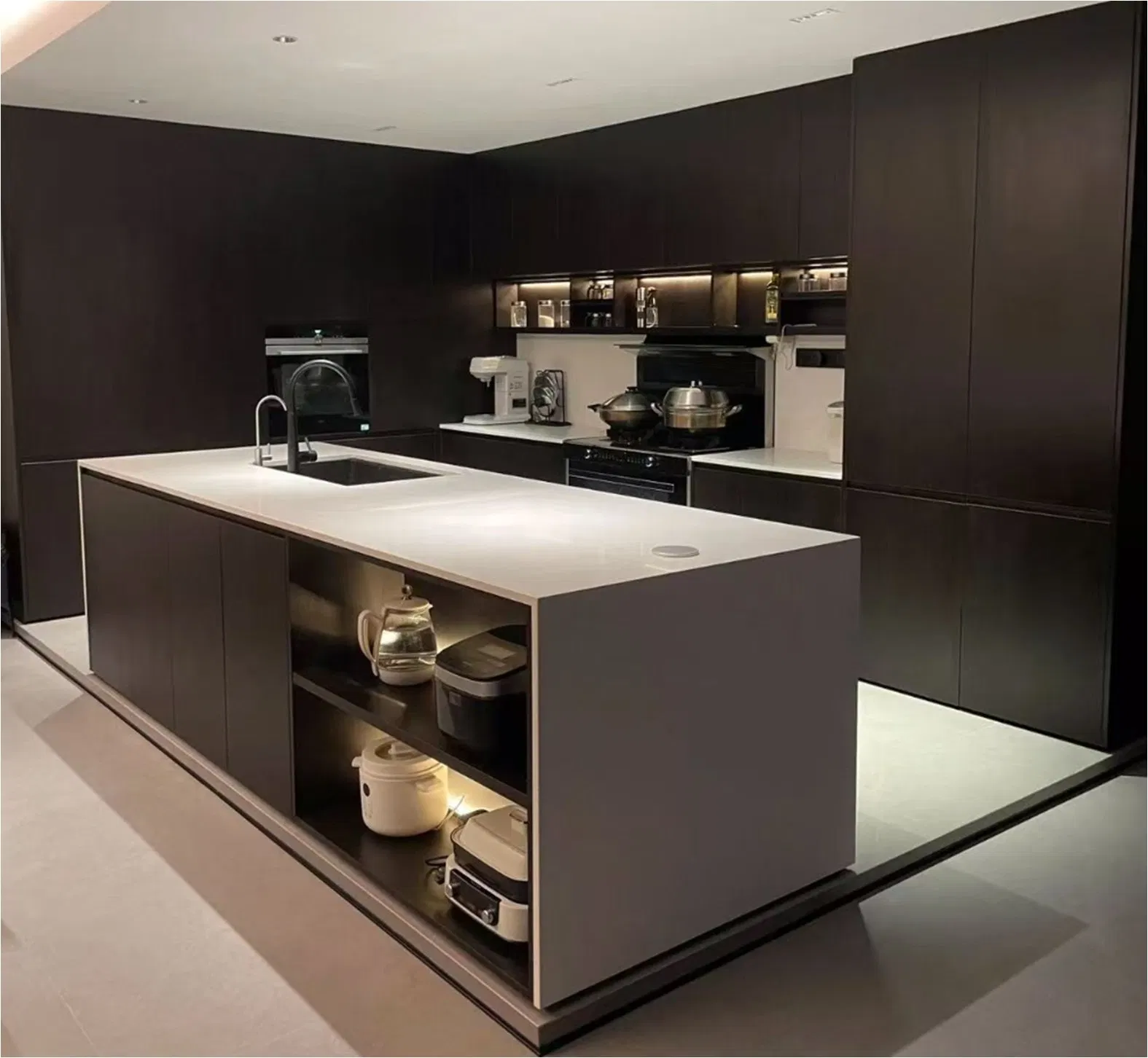 Muebles de cocina personalizados de diseño moderno, armarios de acero inoxidable montados en la pared indeformables 304 armario modular de cocina