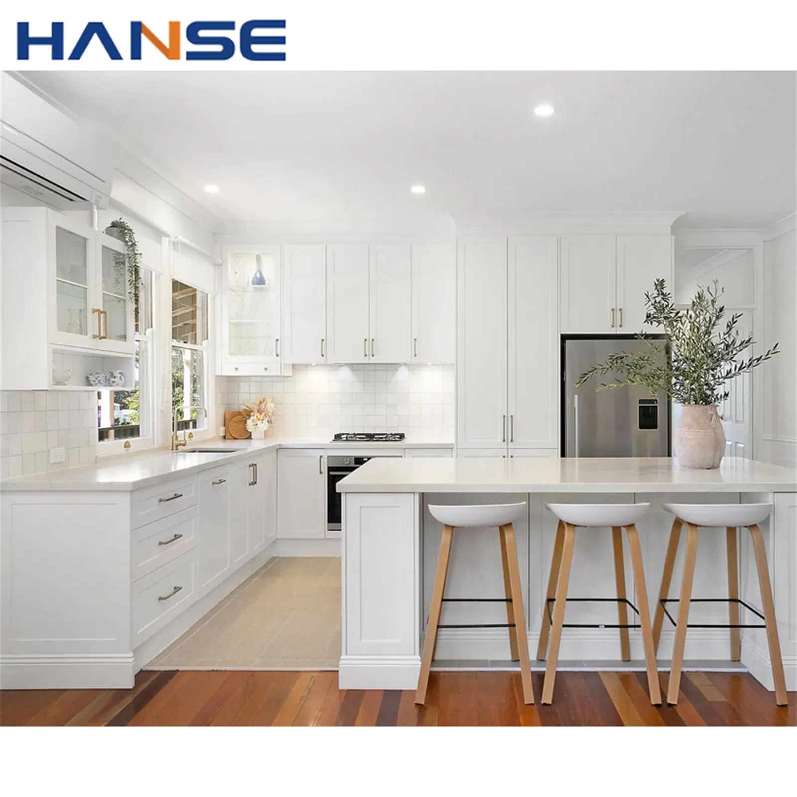 Gabinete de cocina de acero inoxidable de alta gama y alto brillo personalizado con forma de L y isla, y gabinete de pared con elevación automática