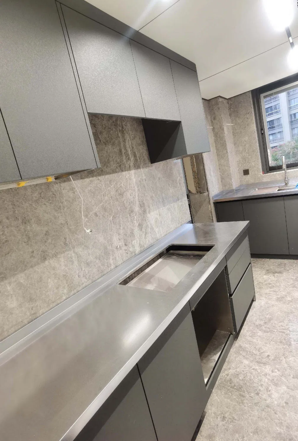 Gabinetes de cocina modulares de acero inoxidable pintados a medida para el proyecto de despensa de villa