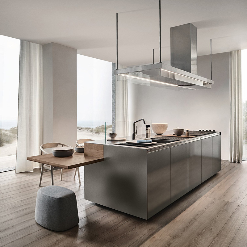 Diseño de sala de estar moderna, muebles de cocina modular de lujo en acero inoxidable y madera maciza