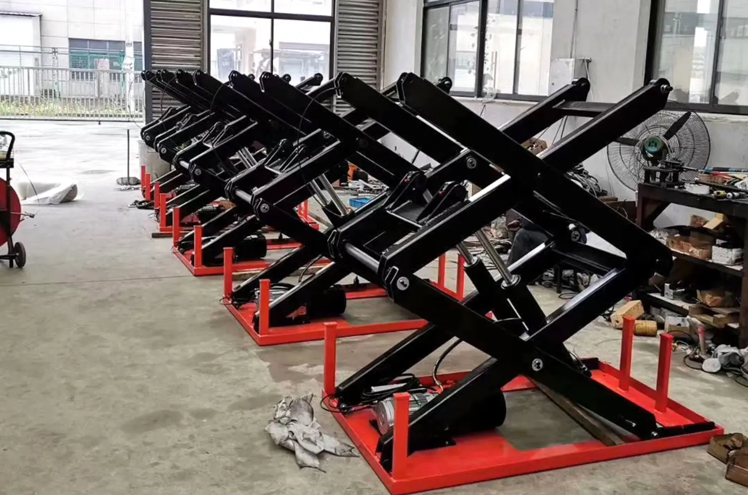 Manual Hydraulic Roll Lifter 01