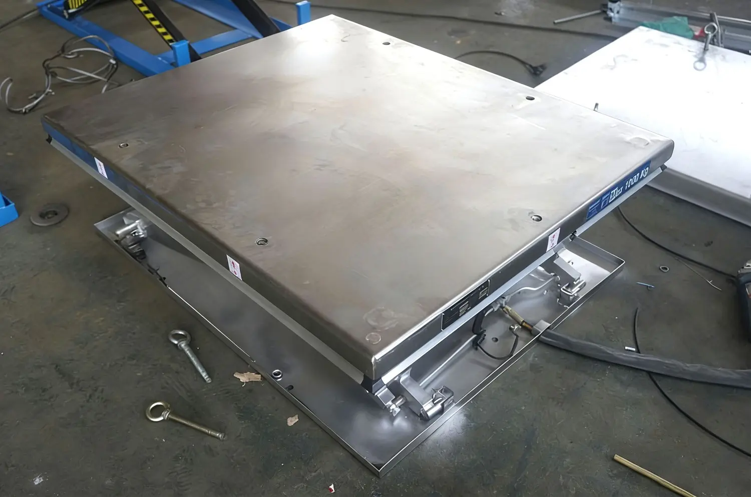 Stainless Scissor Lift Table Gallery 1
