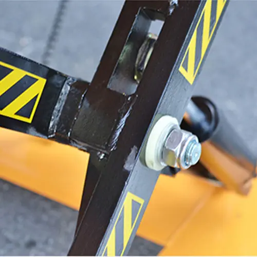 Anti-Pinch Scissor Arms