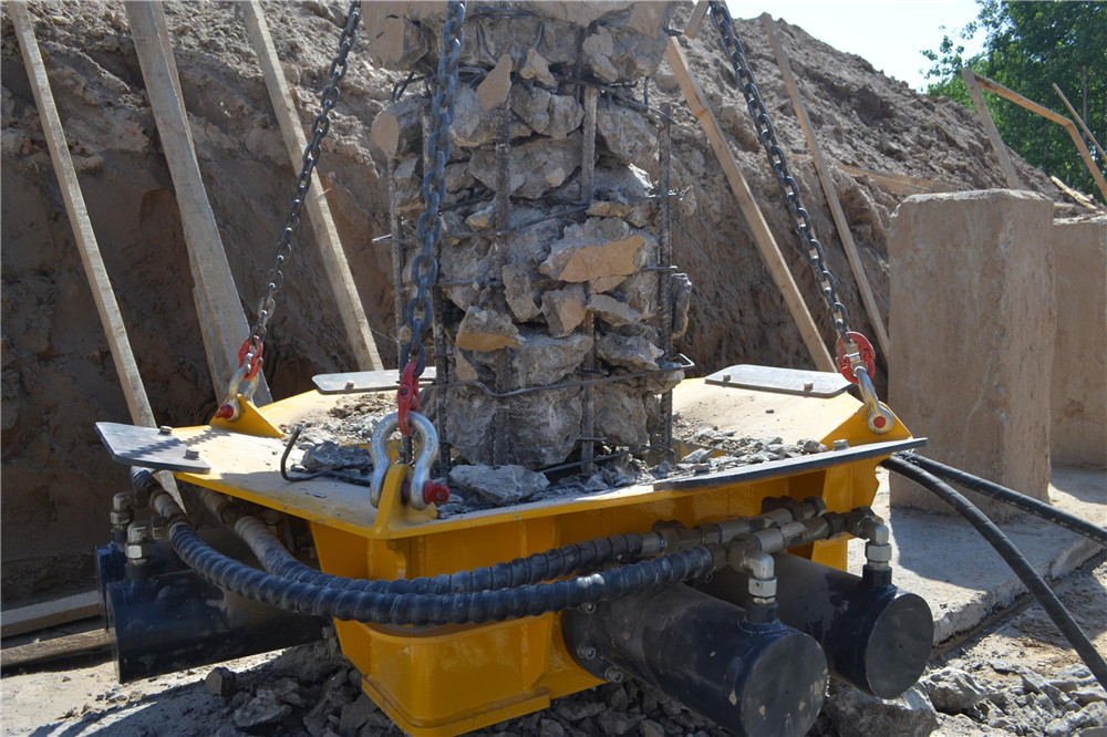 Hydraulic Pile Breaker Design