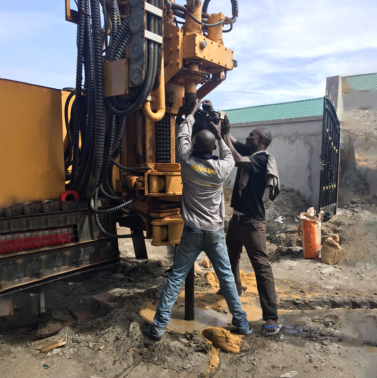 SD1000 drilling rig operations mast