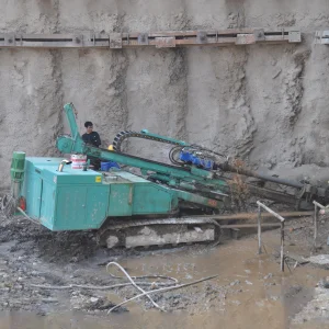 SM1100 Hydraulic crawler drill