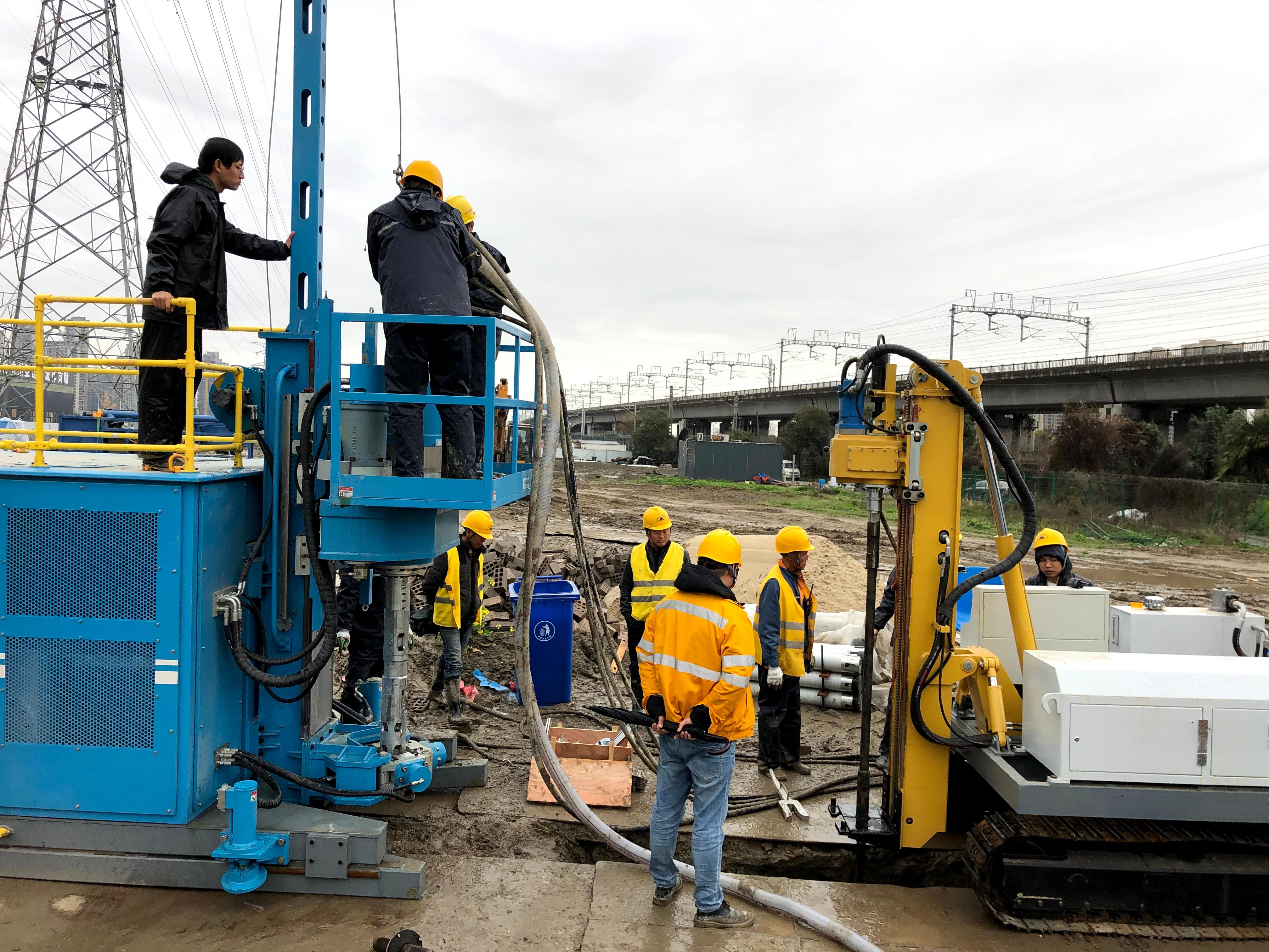 Multi-tube horizontal rotary drilling rig SGZ-150S details 1