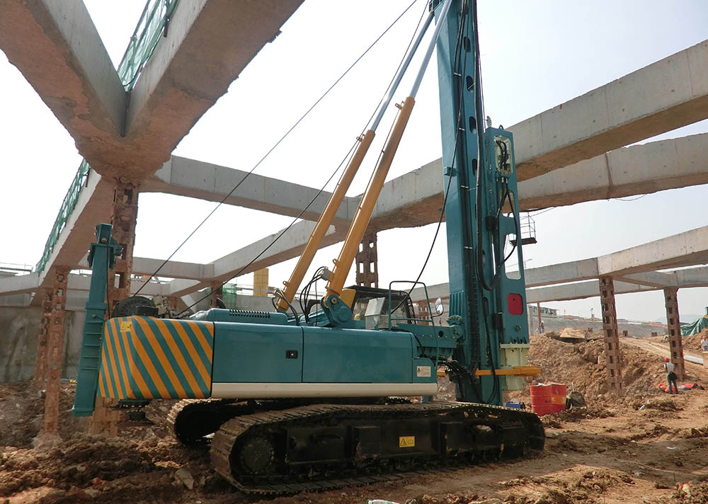 TH-60 Hydraulic Piling Rig Detail 2