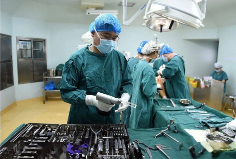 Oscillating Saw Set Electric Bone Saw Cutting Saw for Trauma Surgery Power Tools Orthopedic Instrument