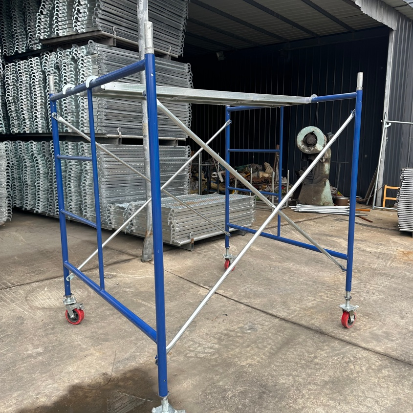 Quick Deploy Folding Scaffold for Changing Sites and Efficient Operations