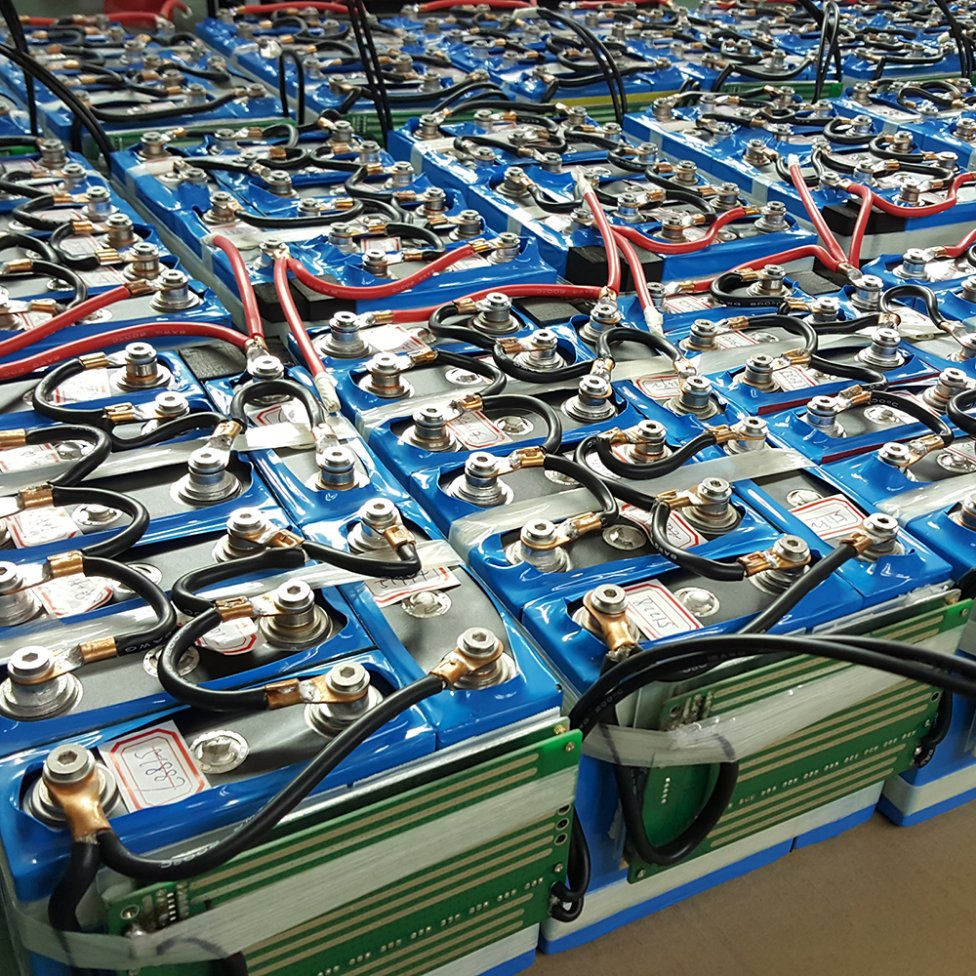 8000+ Cycles Life 5 Years Warranty Smart BMS 12V 200ah LiFePO4 Lithium Ion Battery for Solar System Inverter UPS Telecom EV Car