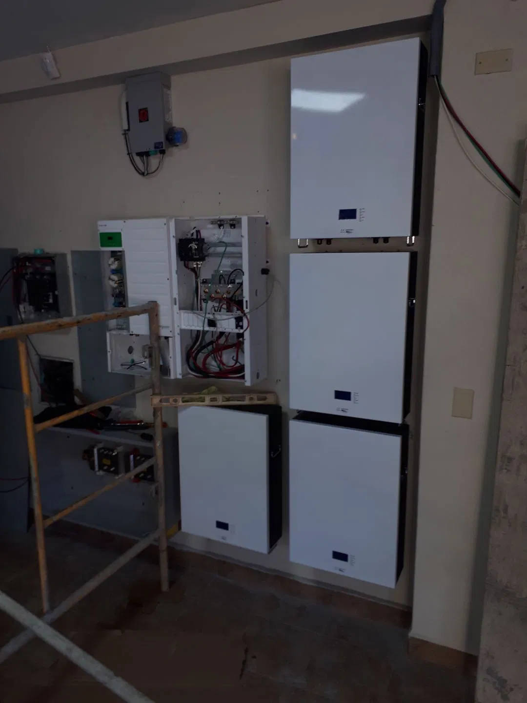 LiFePO4 Wall Mounted Power Wall Battery 48V 100ah 200ah 5kw 7kw 10kw 15kw Lithium Storage Battery Hybrid/off Grid Solar System